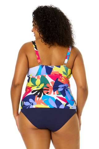 Women's Plus Size Tropic Stamp Twist Front Underwire Tankini Swim Top